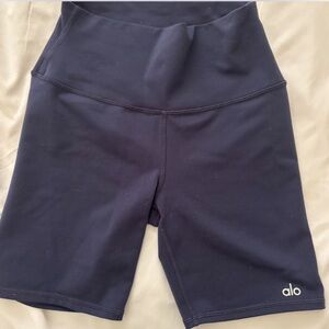 ALO Yoga Women's Navy Bike Shorts xs